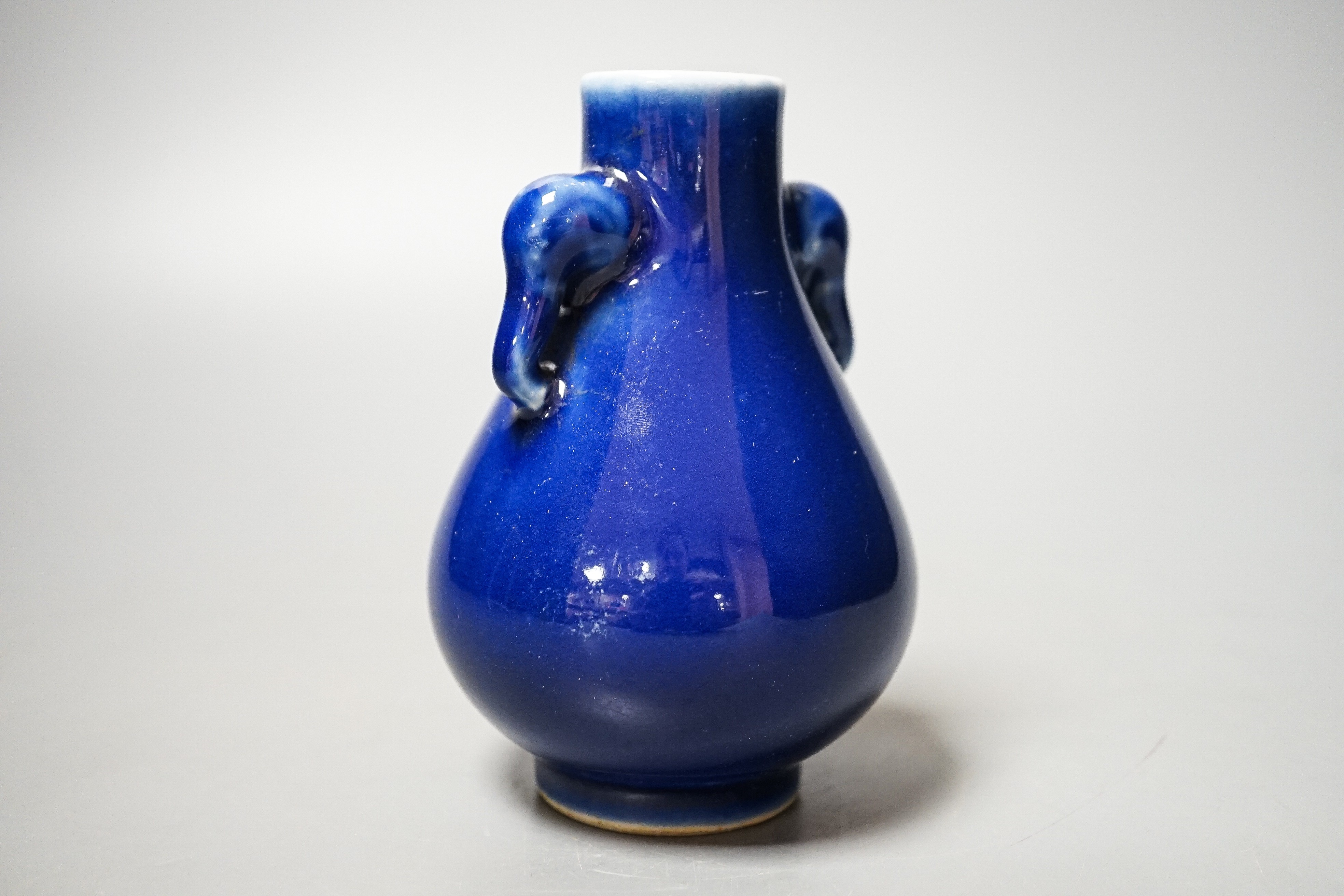 A Chinese blue glaze elephant handled vase 12cm